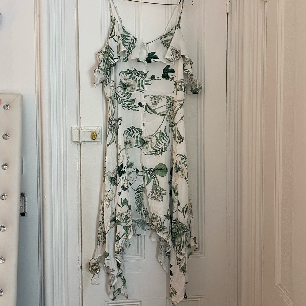 Maxi dress with white and green floral print
